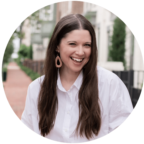 Jen smile headshot circle